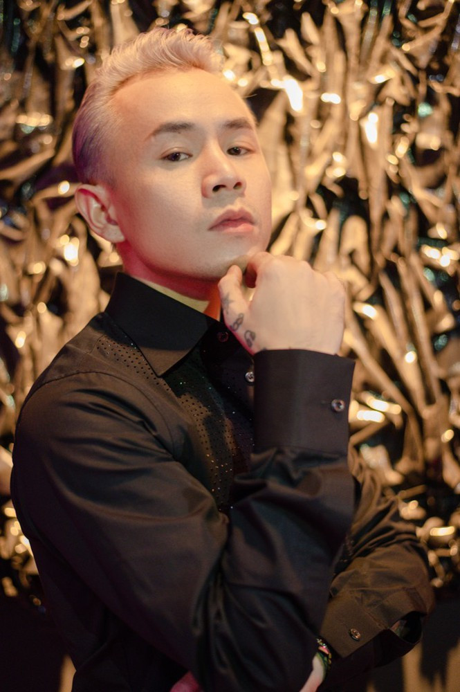 Binz cũng là cái tên "gây bão" vài năm trở lại đây, anh trở thành huấn luyện viên "Rap Việt". Dế Choắt “Rap Việt” và ICD “King of Rap” cạnh tranh giải “Nghệ sĩ mới của năm“ ảnh 4