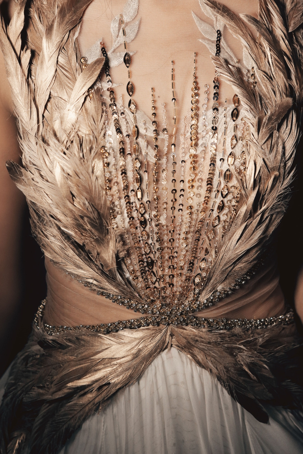 Hoa hậu Đỗ Thị Hà cùng 2 Á hậu khoe thần thái ngút ngàn trong ảnh hậu trường BST Nữ thần ảnh 5