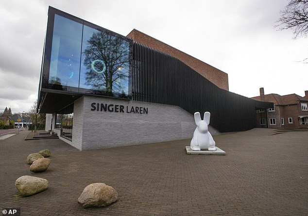 Bảo tàng Singer Laren. Ảnh: AP Đạo chích đột nhập trộm tranh Van Gogh giữa lúc bảo tàng đóng cửa vì COVID-19 ảnh 2