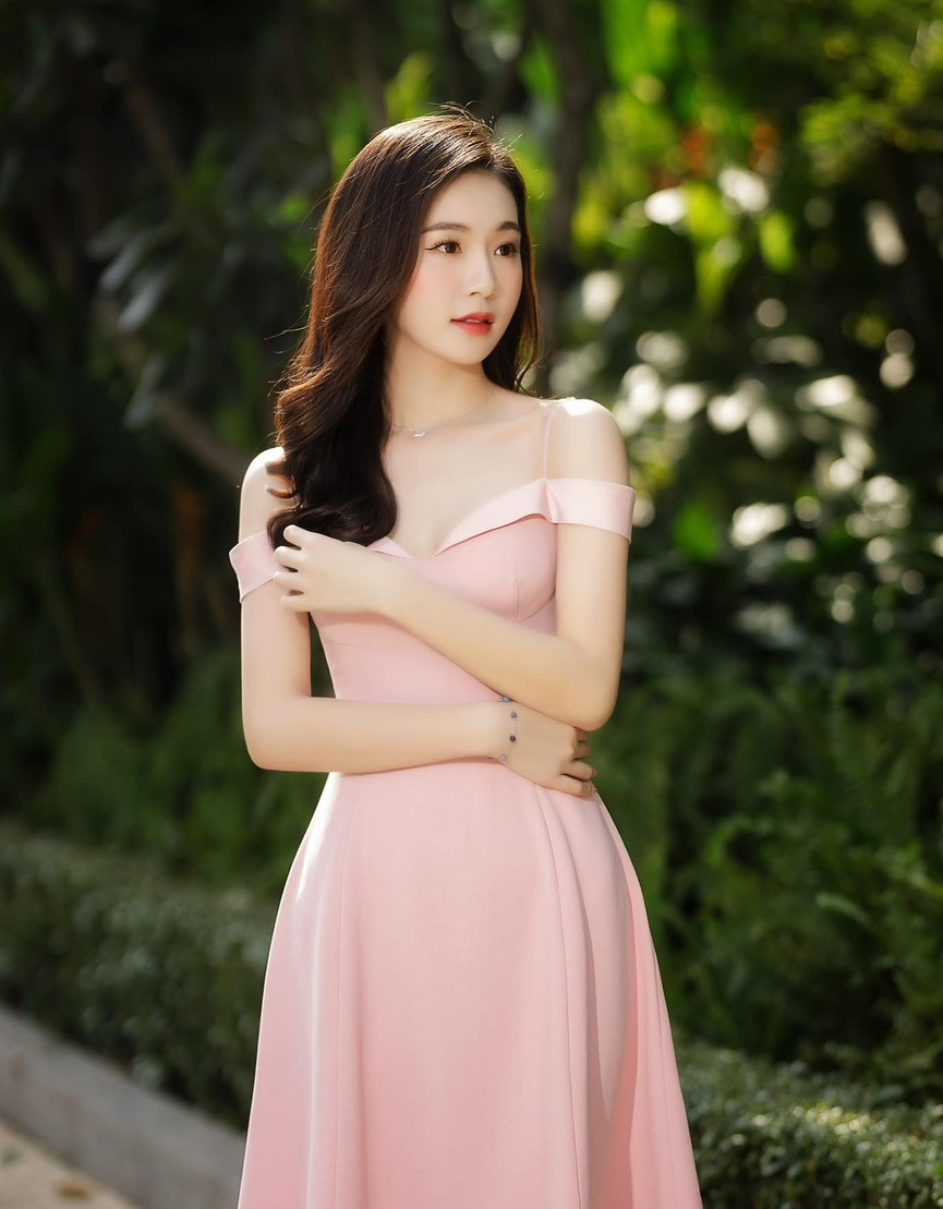 Hai người đẹp giành danh hiệu được yêu thích nhất của Hoa hậu Việt Nam là ai? ảnh 8