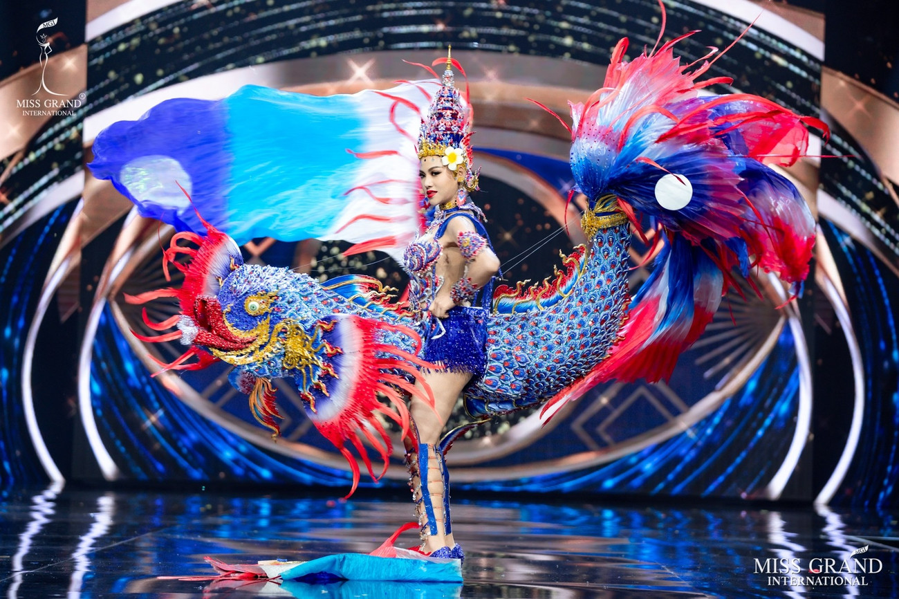 Những ‘đối thủ’ của Ngọc Thảo trong phần thi trang phục dân tộc độc đáo cỡ nào? ảnh 11