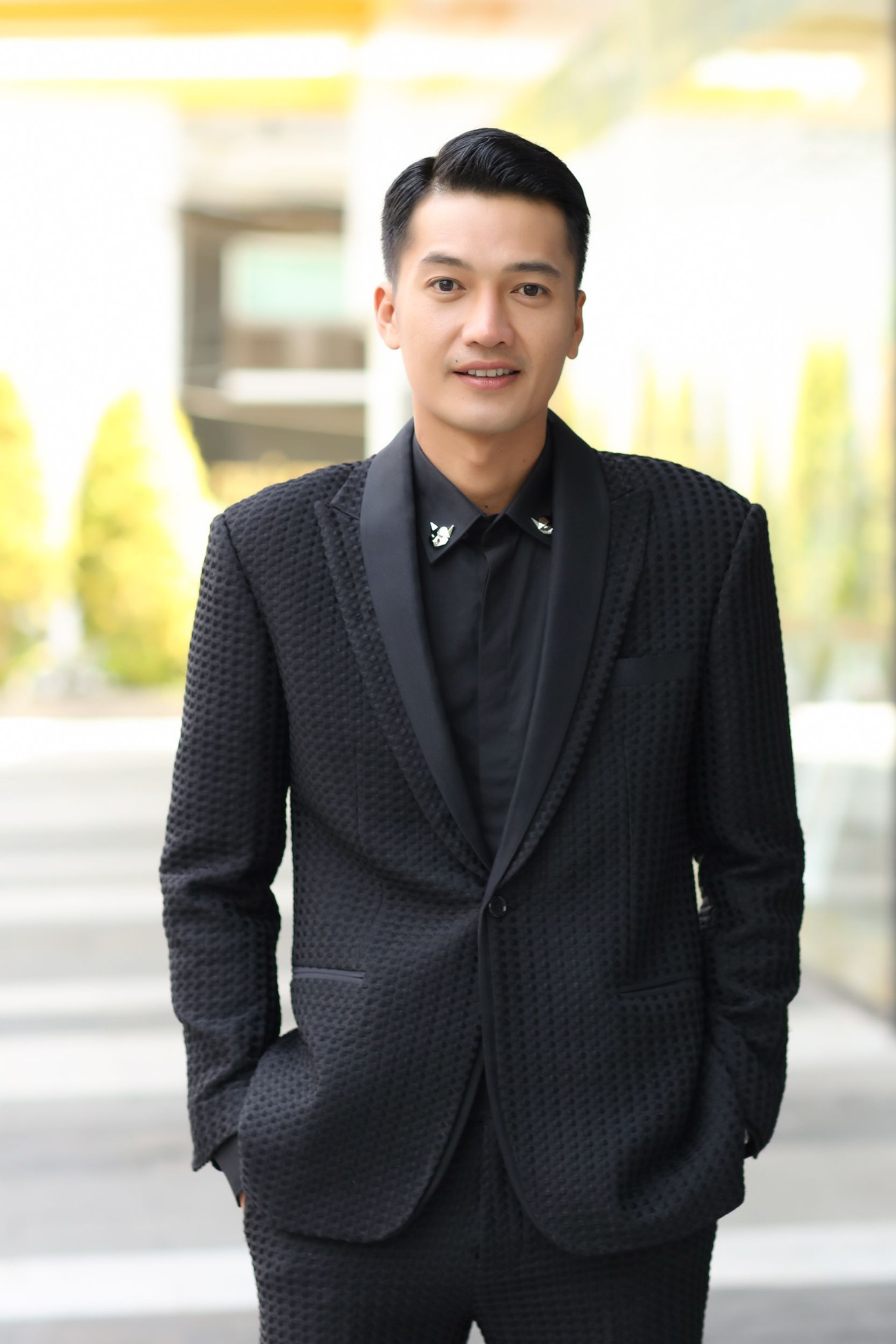 Diễn viên Quang Tuấn. Quang Tuấn tiết lộ bí quyết vào vai vợ chồng với Nhã Phương trong phim “1990” ảnh 2
