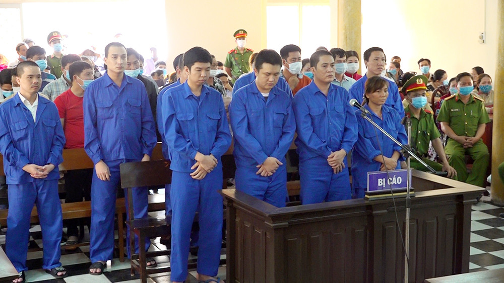 36 bị cáo tại phiên tòa. Tổ chức lắc tài xỉu, 36 bị cáo chia nhau 71 năm tù ảnh 1