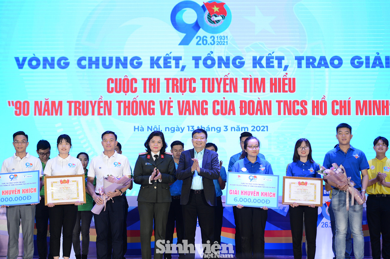 Hai đội đạt Giải Khuyến khích nhận Bằng khen cùng phần thưởng của Cuộc thi. Lan tỏa những giá trị của tổ chức Đoàn tới đoàn viên thanh niên ảnh 6