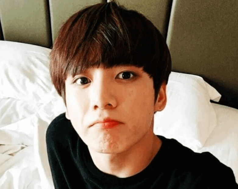 Không trang điểm nhưng đường nét khuôn mặt của Jungkook vẫn rất rõ nét. Đỉnh như Jungkook (BTS), đến mặt mộc cũng đẹp hết phần thiên hạ ảnh 5