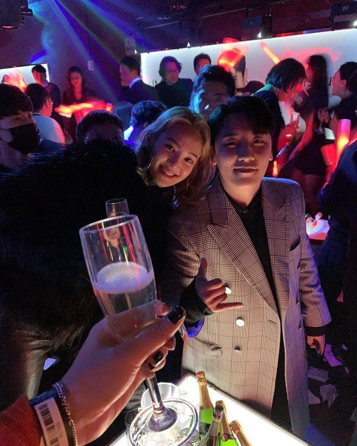 Hyoyeon và Seungri ở Burning Sun (Nguồn: @hyoyeon_x_x/Instagram). SM nói gì khi Hyoyeon (SNSD) bất ngờ bị dính vào “Vầng mặt trời đen tối” Burning Sun? ảnh 2