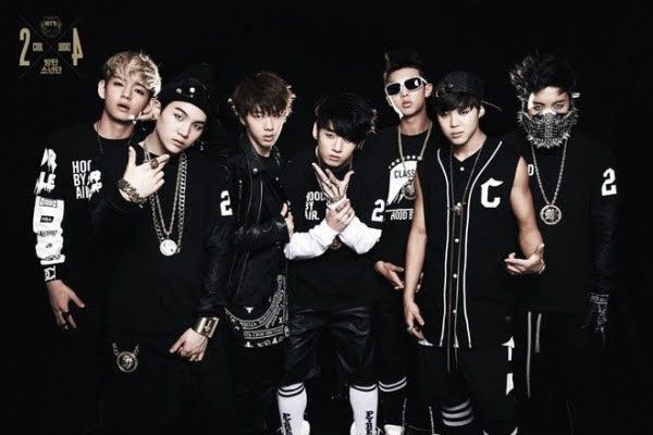 Hàng loạt các bình luận mỉa mai BTS, nói rằng dù họ có cố gắng như BIG BANG thì cũng sẽ thất bại. Thậm chí netizen còn đoán định nhóm sẽ chỉ hoạt động nhiều nhất là 2 năm. Từng bị chê là debut thất bại thảm hại, 3 nhóm nam này đã có “lời hồi đáp” cực ấn tượng ảnh 5