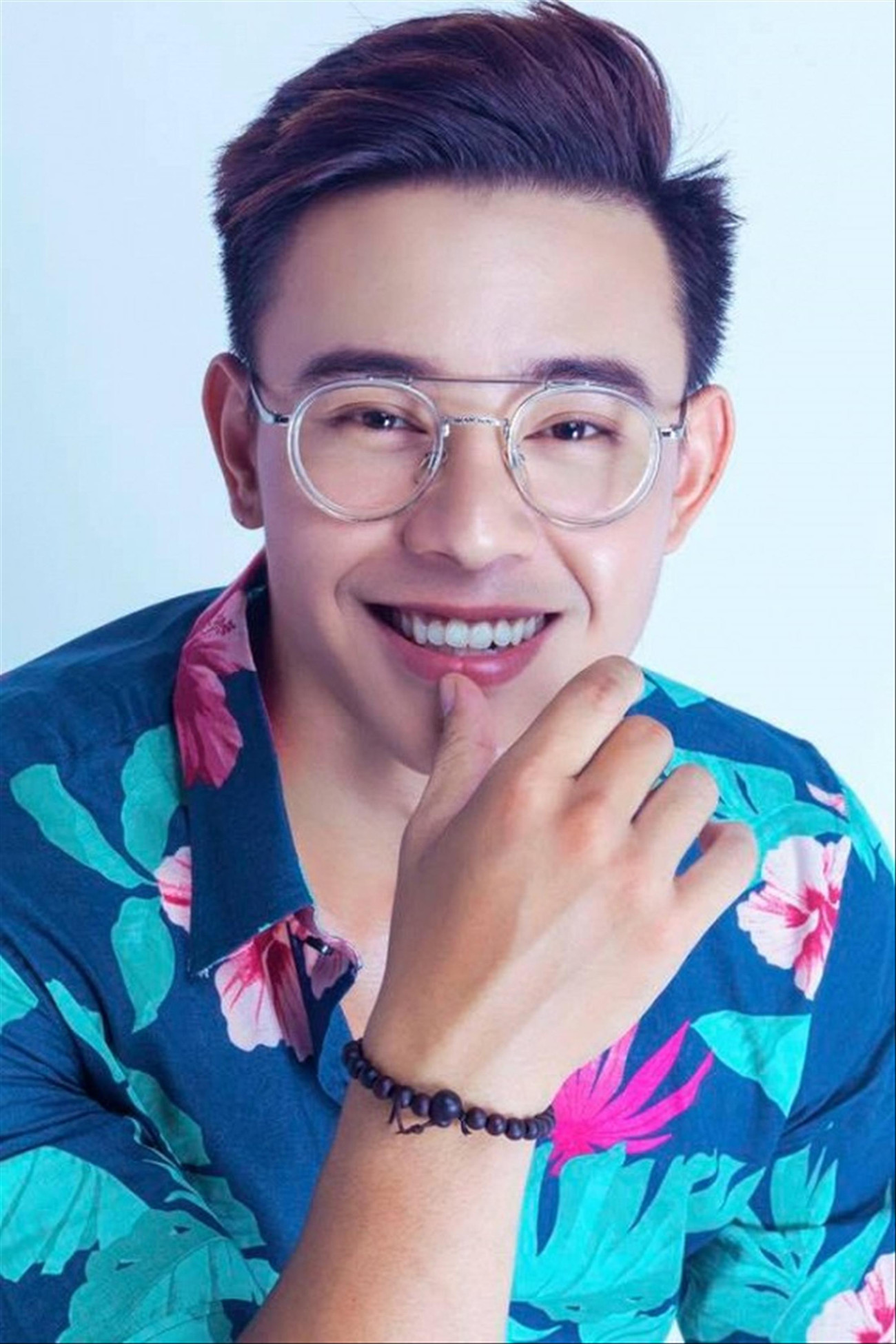 Ðông Hùng từ nhỏ đã mơ ước được hát trong chương trình Hoa hậu Ảnh: NVCC Ðêm Bán kết Hoa hậu Việt Nam 2020: Bằng Kiều, Ðông Hùng háo hức chờ… ảnh 1