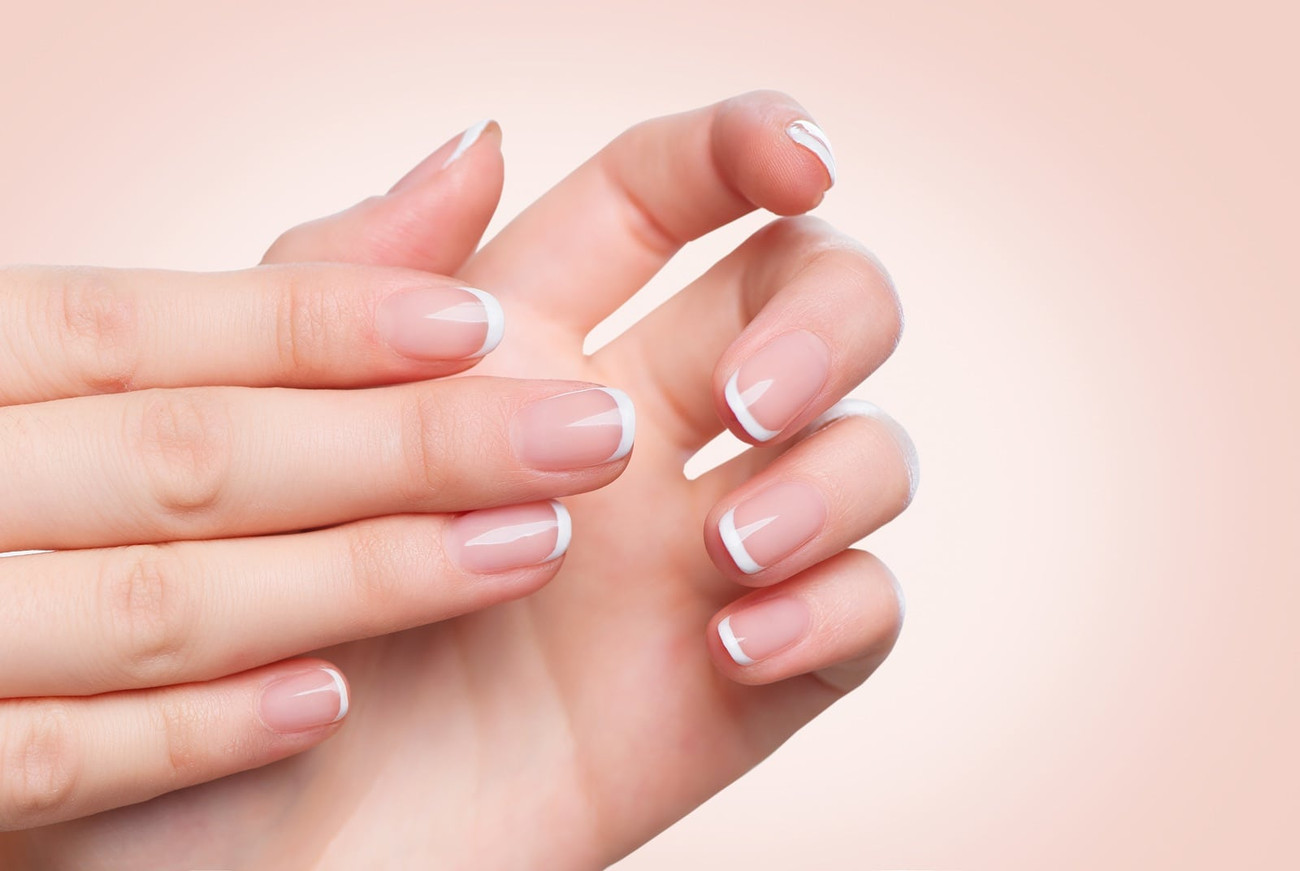 Bổ sung thêm biotin tự nhiên từ các loại hạt như đậu phộng, đậu nành, hạt hướng dương hoặc các viên uống tổng hợp giúp móng tay chắc khỏe - Ảnh minh hoạ: Internet. Học make-up từ tiếp viên hàng không “lợi hại” hơn chuyên gia vạn lần: Rẻ mà đẹp “bất chấp“ ảnh 8