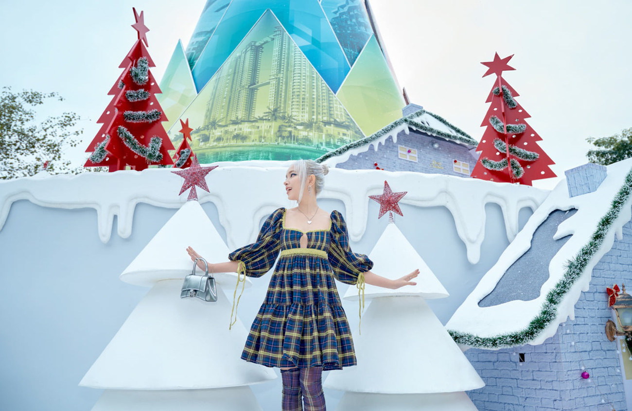 Châu Bùi xinh đẹp như một nàng công chúa tuyết Hà Nội: Bạn đã kịp check-in cùng “cây măng Noel” đẹp như ở trời Âu chưa? ảnh 4
