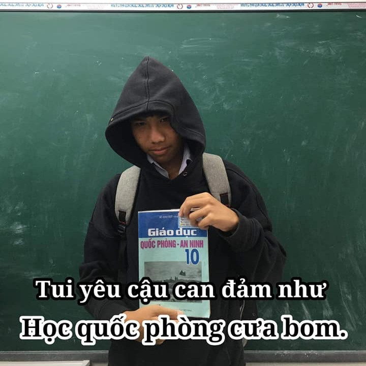 Một khuôn mặt vô cùng "can đảm", bất chấp mọi nguy hiểm để đến được với tình yêu. Teen Phú Yên bắt “trend” thả thính với SGK: Thế này thì crush sẽ “đổ cái rầm” cho xem! ảnh 11