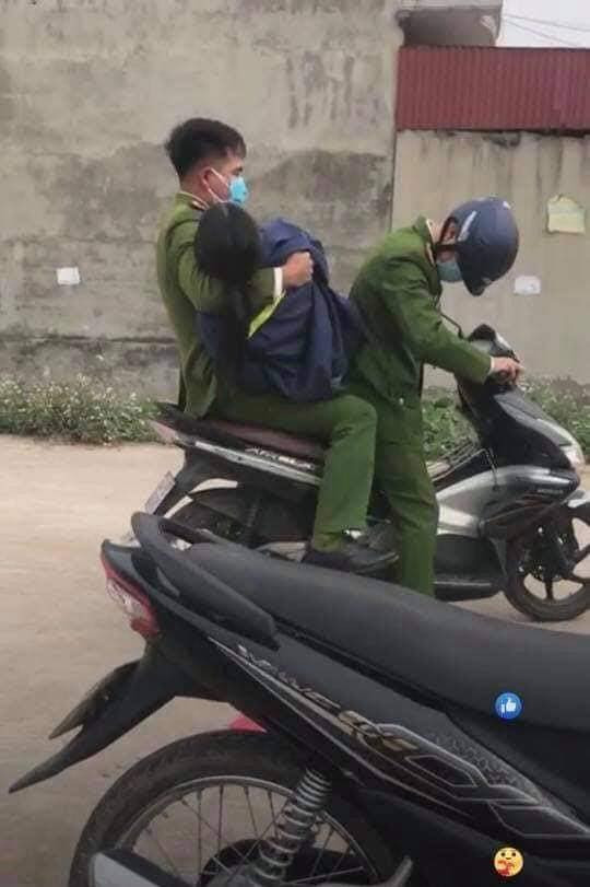 Những hình ảnh xót xa trong mùa dịch: Lớp mầm non đi cách ly tập trung, nhân viên y tế ngất xỉu vì kiệt sức ảnh 6