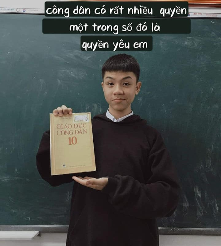 Một trong những quyền của công dân là yêu em... Teen Phú Yên bắt “trend” thả thính với SGK: Thế này thì crush sẽ “đổ cái rầm” cho xem! ảnh 2