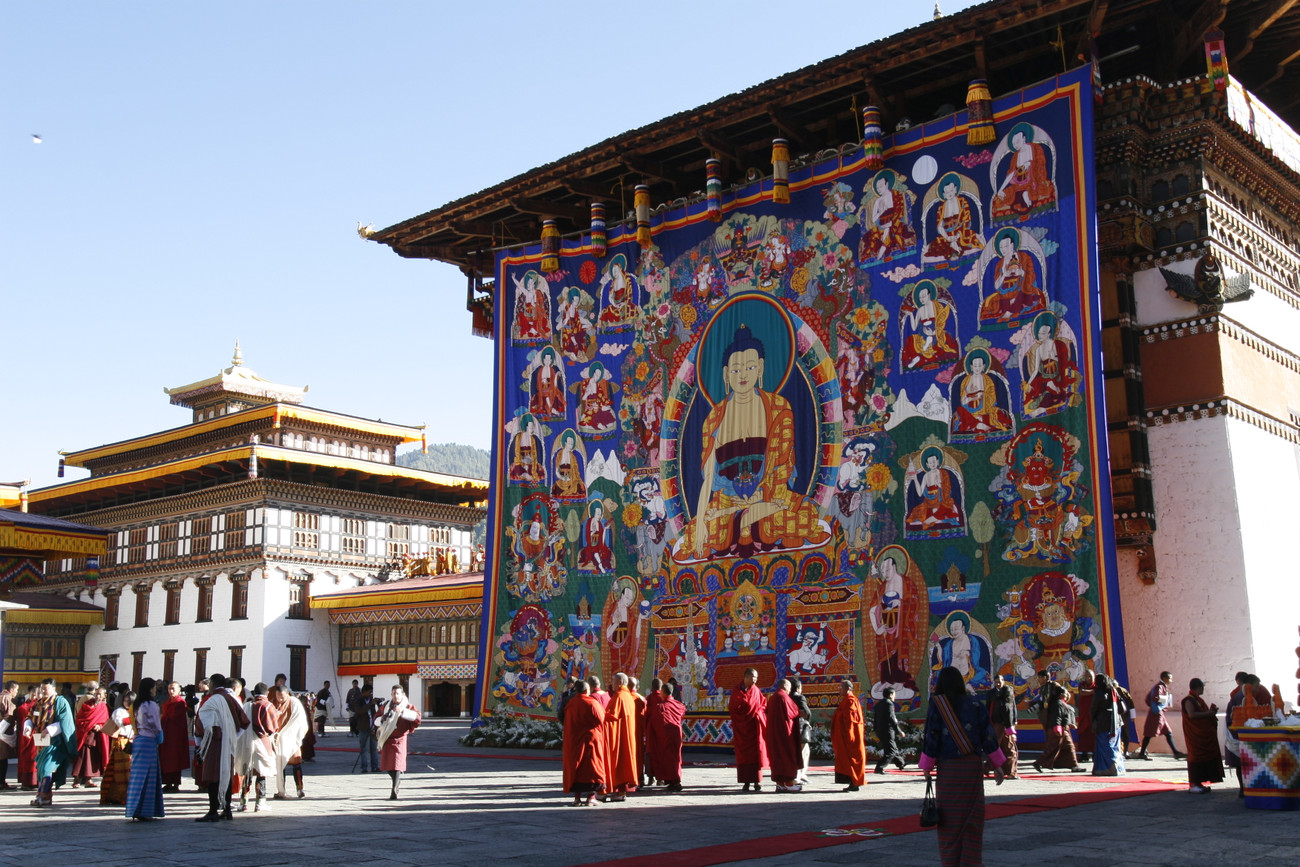 Cuộc sống thanh bình, yên ả tại Vương quốc hạnh phúc Bhutan Giới trẻ trải nghiệm tại đất nước không cần dùng tín hiệu giao thông ảnh 1