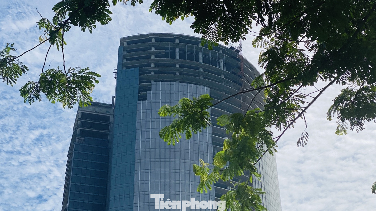 Cận cảnh cao ốc 'đắp chiếu', làm xấu bộ mặt trung tâm Sài Gòn ảnh 7