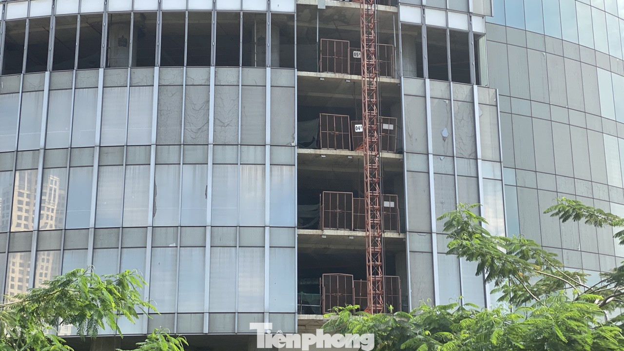 Cận cảnh cao ốc 'đắp chiếu', làm xấu bộ mặt trung tâm Sài Gòn ảnh 8