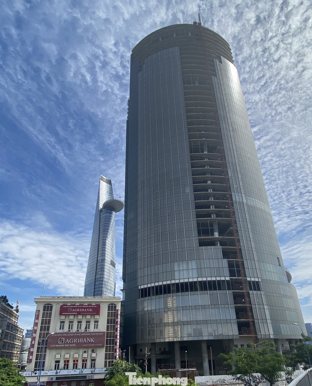 Cận cảnh cao ốc 'đắp chiếu', làm xấu bộ mặt trung tâm Sài Gòn ảnh 4