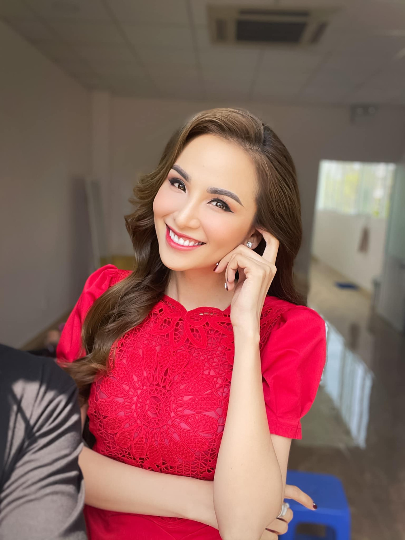 Á hậu Thuỳ Dung diện váy xẻ vòng 1 nóng bỏng, Ngọc Thảo bắt đầu 'bung lụa' tại Miss Grand ảnh 13