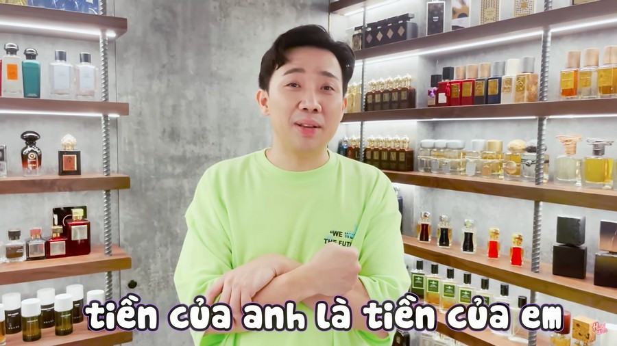 Trấn Thành nổi tiếng cưng chiều vợ trong V-Biz. Trấn Thành “đàm phán” với Hari Won: Nếu “Bố Già” thắng lớn thì được mua thêm nước hoa ảnh 2