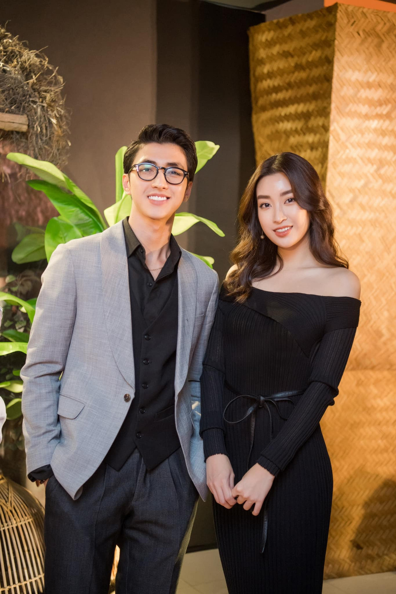 Mai Phương Thuý mặc quần tua rua lạ mắt, Á hậu Phương Nga khoe vai trần gợi cảm ảnh 11 Mai Phương Thuý mặc quần tua rua lạ mắt, Á hậu Phương Nga khoe vai trần gợi cảm ảnh 11