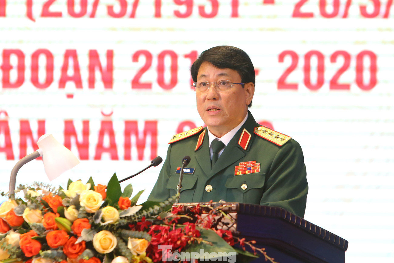 Đại tướng Lương Cường, Uỷ viên Bộ Chính trị, Chủ nhiệm Tổng cục Chính trị. Tuyên dương Gương mặt trẻ tiêu biểu toàn quân năm 2020 ảnh 2