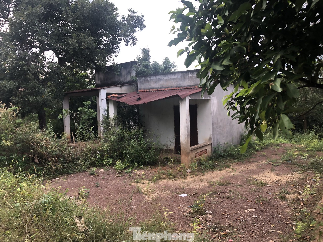 Một số căn nhà xuống cấp không thể ở được, người dân đi thuê phòng trọ ở tạm chờ đền bù Khốn khổ vì dự án đô thị kết hợp công viên ‘đắp chiếu’ hơn 20 năm ảnh 2