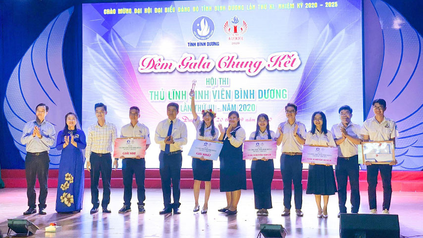 Diễm Linh giành ngôi Quán quân trong cuộc thi "Hội thi Thủ lĩnh sinh viên tỉnh Bình Dương năm 2020". Cô bạn thủ lĩnh sinh viên Bình Dương ảnh 3