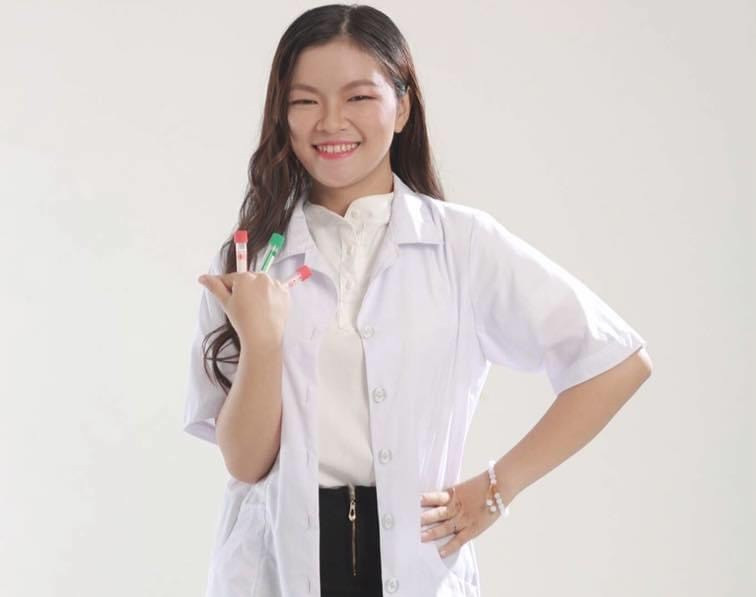 Huỳnh Trần Như Quỳnh (năm cuối lớp XN16DH, khoa Xét nghiệm Y học, trường ĐH Quốc tế Hồng Bàng). “Với mình 2 tuần hỗ trợ tại khu cách ly là những trải nghiệm tuyệt vời”. ảnh 1