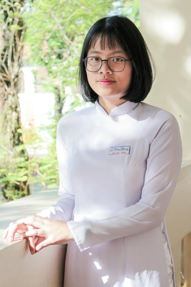 Những năm PTTH, Trúc Hà cũng tích cực tham gia các hoạt động phong trào. Trúc Hà - cô thủ lĩnh sinh viên năng động ảnh 3