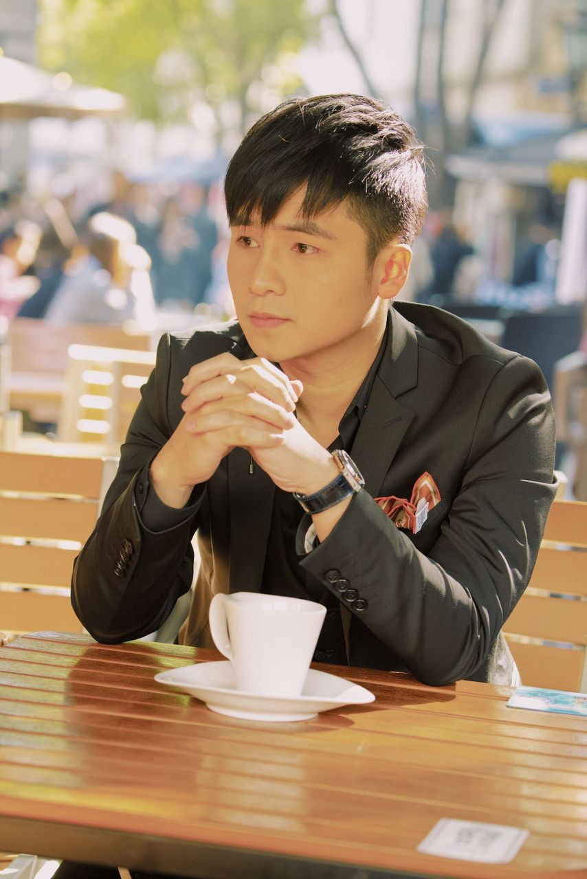 Single Sau Mùa Cách Ly của nam ca sĩ Hà Anh đã lên sóng vào ngày 22/4 trên các trang nghe nhạc. Ca sĩ điển trai Hà Anh sẽ gợi ý cho bạn những việc cần làm “Sau Mùa Cách Ly” ảnh 3