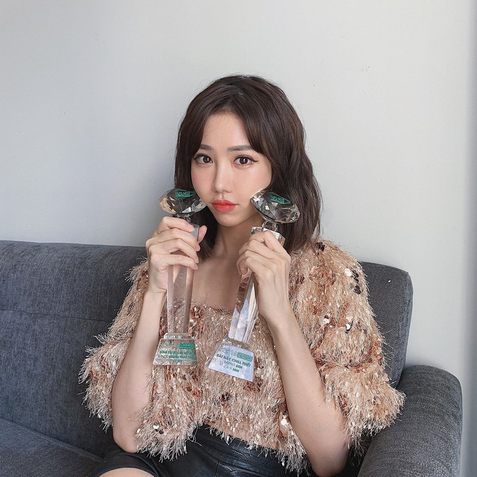 Ngắm loạt ảnh “hack tuổi” của Min trị mọi phong cách từ dễ thương đến sang chảnh ảnh 8