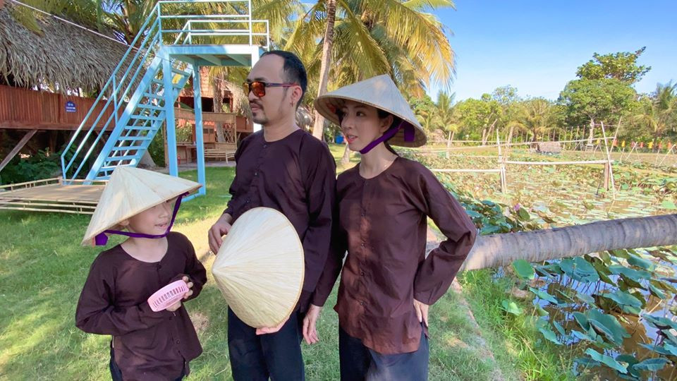 Gia đình Thu Trang - Tiến Luật cùng diện đồ bà ba Sao Việt 24H: Đông Nhi tung ảnh đẹp như hoa, Lan Khuê có chuyến đi đầu tiên cùng quý tử ảnh 7