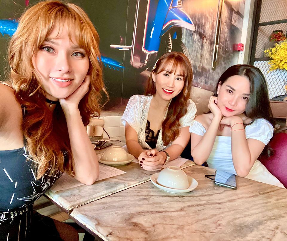 Thu Thuỷ, Ngọc Châu và Thu Ngọc đi ăn cùng nhau Sao Việt 24H: Đông Nhi tung ảnh đẹp như hoa, Lan Khuê có chuyến đi đầu tiên cùng quý tử ảnh 5