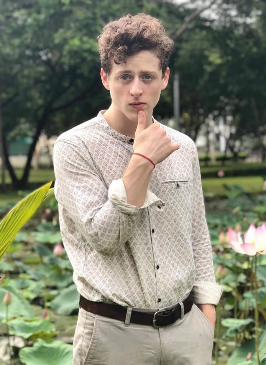 Stephen mang đến một làn gió mới cho chương trình Người Ấy Là Ai. Ảnh: FBNV Stephen Turban - “anh Tây” Người ấy là ai tốt nghiệp ĐH Harvard, “ghiền” ca dao tục ngữ ảnh 2