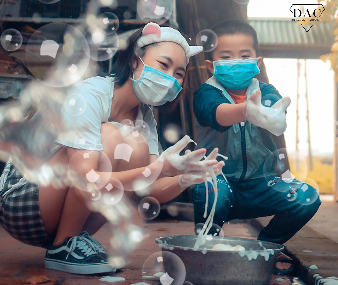 Bức ảnh đạt giải Nhất cuộc thi “NCOV Fashion Week” với thông điệp “Hạnh phúc giản đơn mùa dịch COVID-19” Đoàn Thanh niên HV Tài chính đa dạng các hoạt động hỗ trợ sinh viên trong mùa COVID-19 ảnh 3