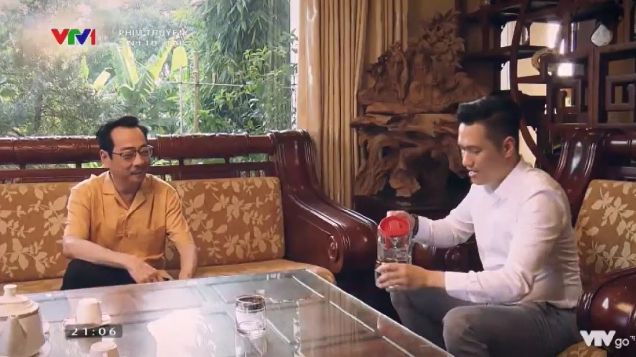 Vũ tới hỏi ý kiến xem có nên tiếp cận với Bí thư Nhân hay không Sinh tử tập 26: Đổ lỗi cho Chủ tịch tỉnh không xong, Giám đốc Sở quay ra cầu cứu ảnh 1