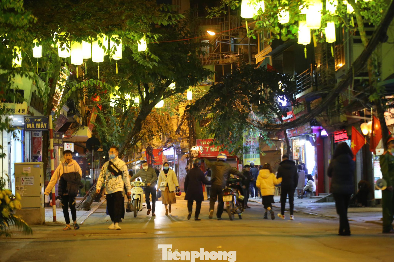 Mở rộng phố đi bộ Hà Nội ngay trước thềm năm mới ảnh 11
