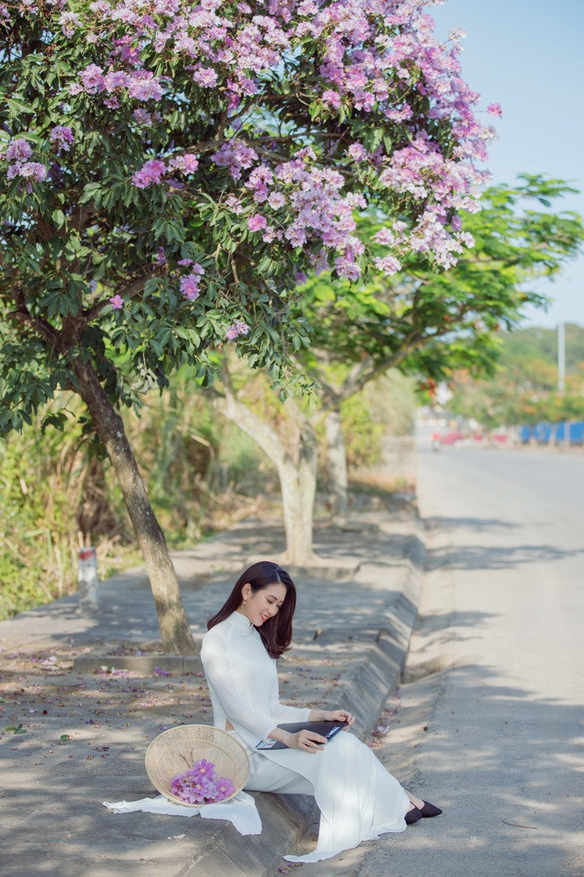 Hoa bằng lăng - sắc màu biểu trưng của mùa hè Nhiếp ảnh gia 'xấu trai' cưa đổ vợ đẹp với lời hứa tặng 10.000 ảnh để đời ảnh 10