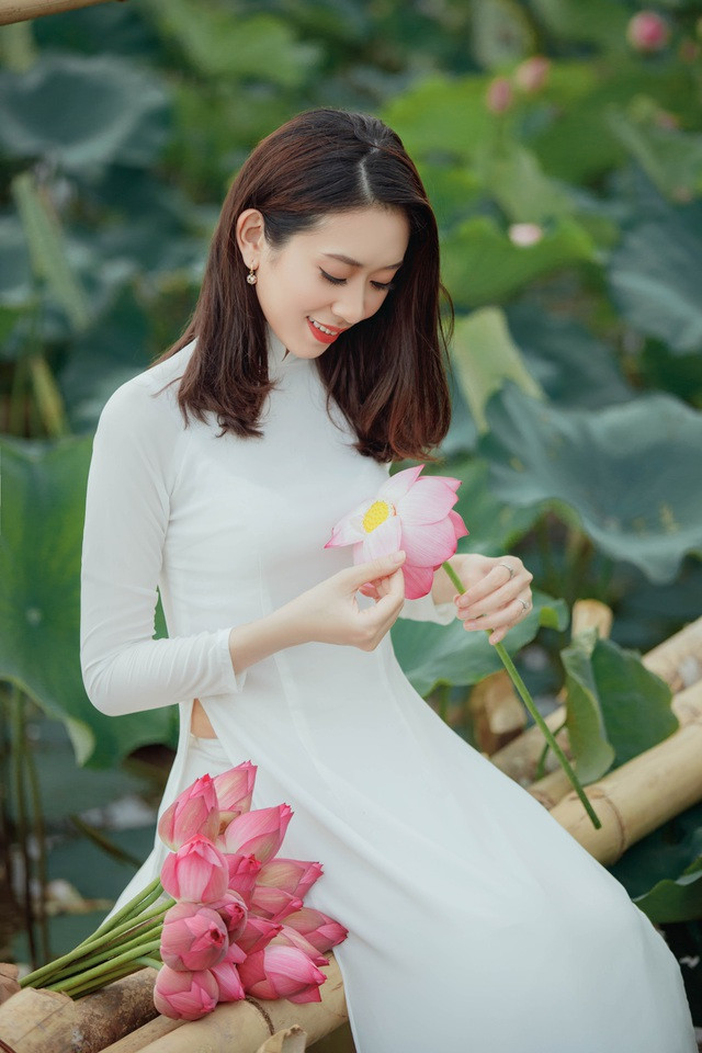 Hoa sen - vẻ đẹp gắn liền với người con gái Việt Nam. Nhiếp ảnh gia 'xấu trai' cưa đổ vợ đẹp với lời hứa tặng 10.000 ảnh để đời ảnh 14