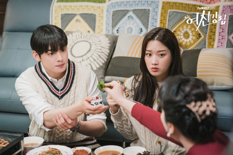 Cha Eun Woo và Moon Ga Young trong "True Beauty" Top 4 phim đang hot rần rần xứ Kim chi: “Cuộc Chiến Thượng Lưu” được nhắc đầu tiên ảnh 9