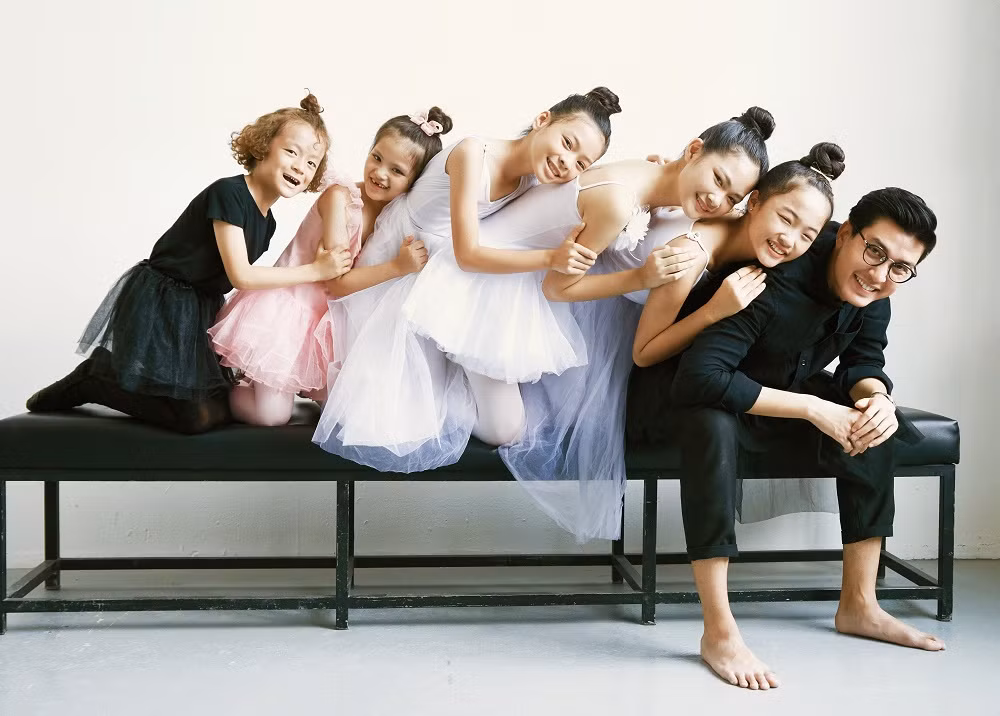 Rời ghế nóng, Quang Đại chia sẻ bộ ảnh cực dễ thương cùng các thí sinh "Model Kid Vietnam" ảnh 3