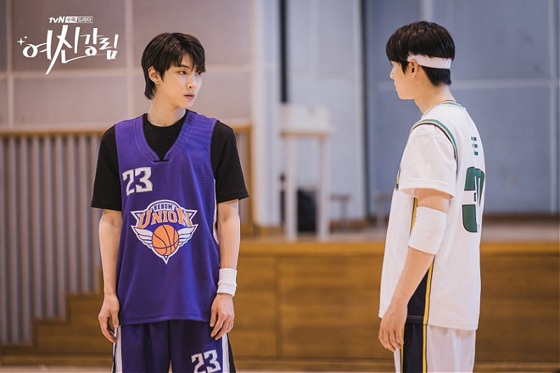 Dù là nam phụ nhưng Hwang In Yeop lại rất được lòng hội chị em Top 4 phim đang hot rần rần xứ Kim chi: “Cuộc Chiến Thượng Lưu” được nhắc đầu tiên ảnh 10