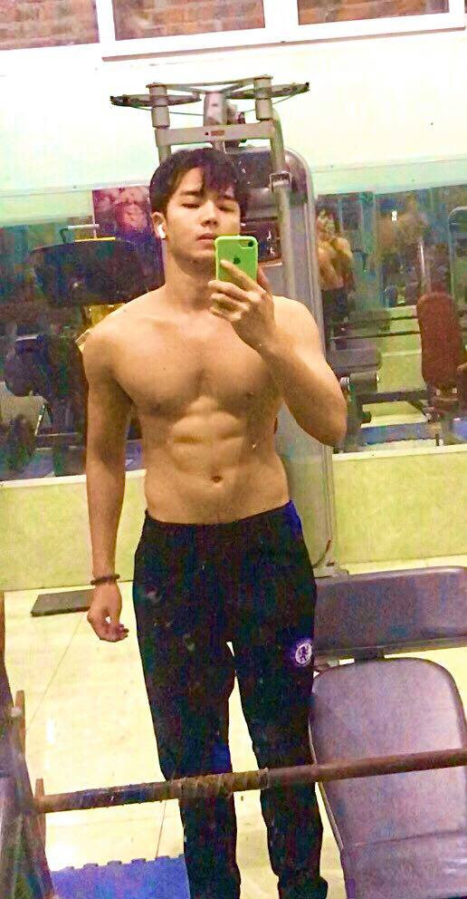 Không chỉ sở hữu khuôn mặt hot boy, Xuân Sơn còn có body 6 múi "cực phẩm". Lộ ảnh chụp khi đang làm nhiệm vụ, chàng công an điển trai khiến dân mạng “truy lùng” info ảnh 5