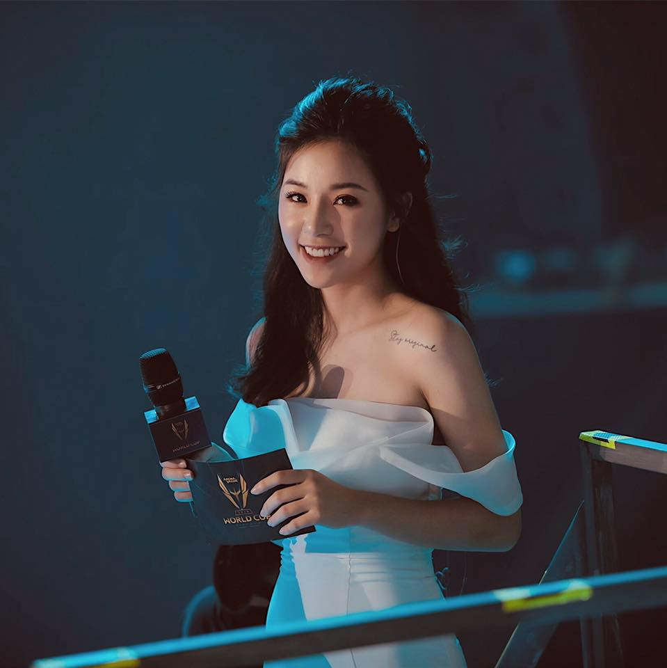 Cô MC 9X khiến hàng ngàn game thủ “cảm nắng“ ảnh 2