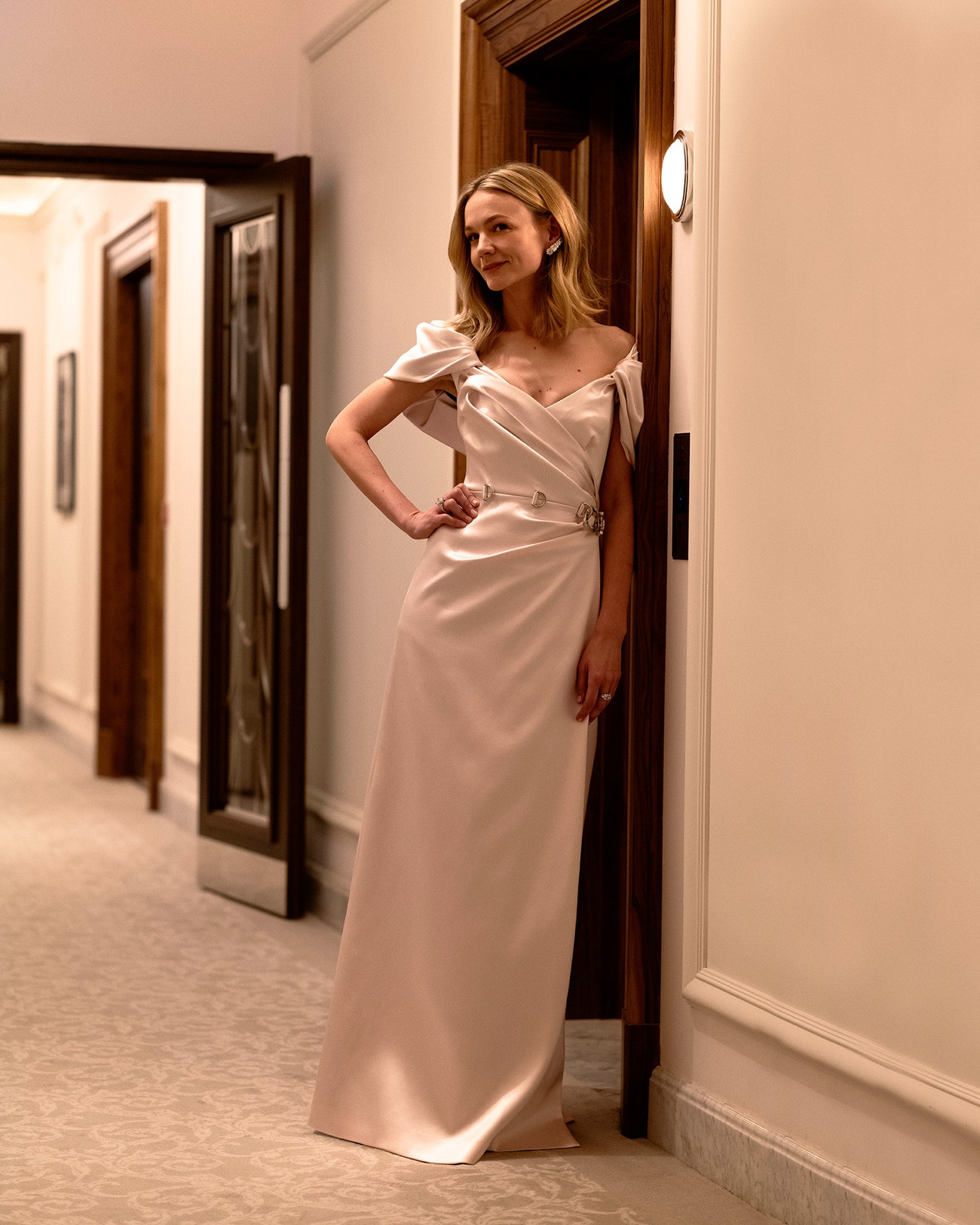 Thảm đỏ Quả cầu Vàng: Người tạo dáng trên giường, kẻ mở tiệc đồ ăn nhanh ảnh 6