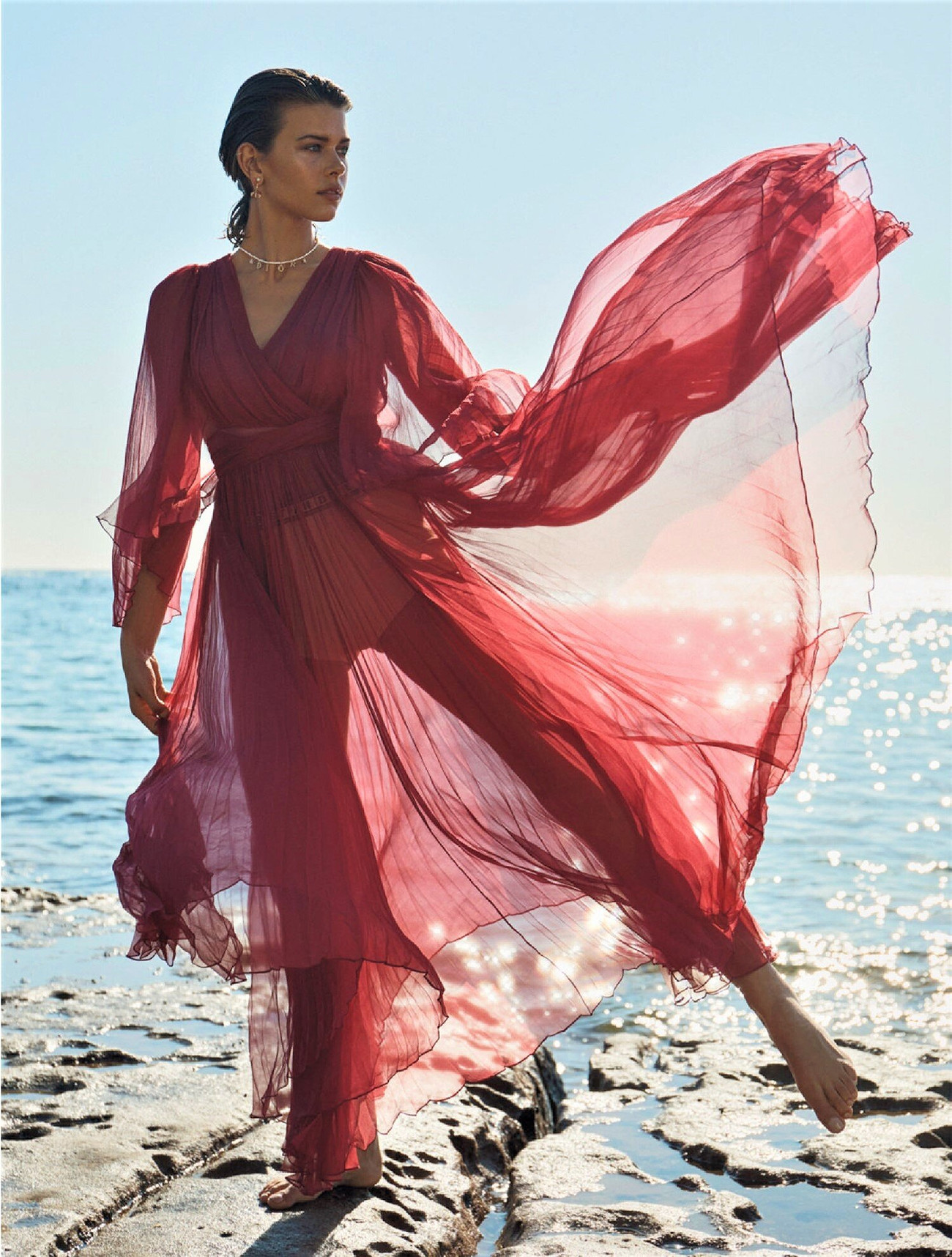 Chân dài 9x Georgia Fowler quyến rũ khiến cánh mày râu mê mẩn ảnh 11