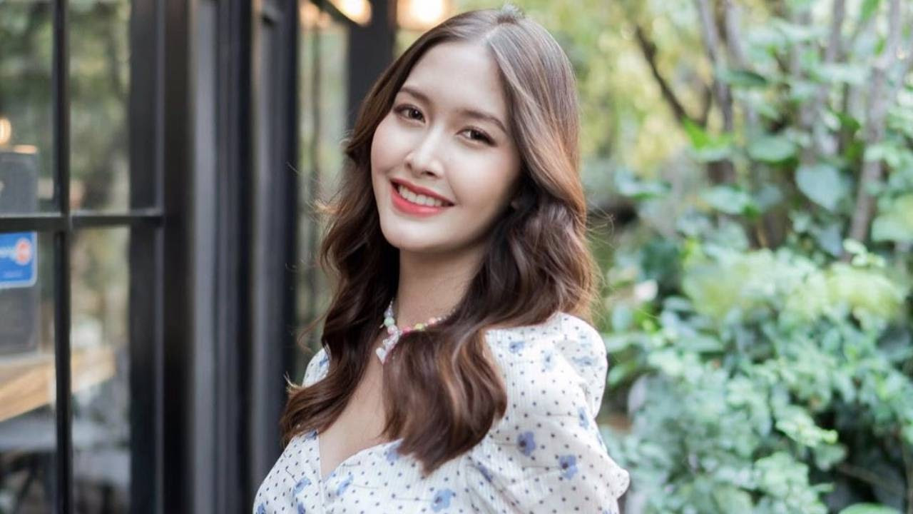 Người dân xứ Thanh chào đón Hoa hậu Đỗ Thị Hà lần đầu trở về sau đăng quang ảnh 19 Người dân xứ Thanh chào đón Hoa hậu Đỗ Thị Hà lần đầu trở về sau đăng quang ảnh 19