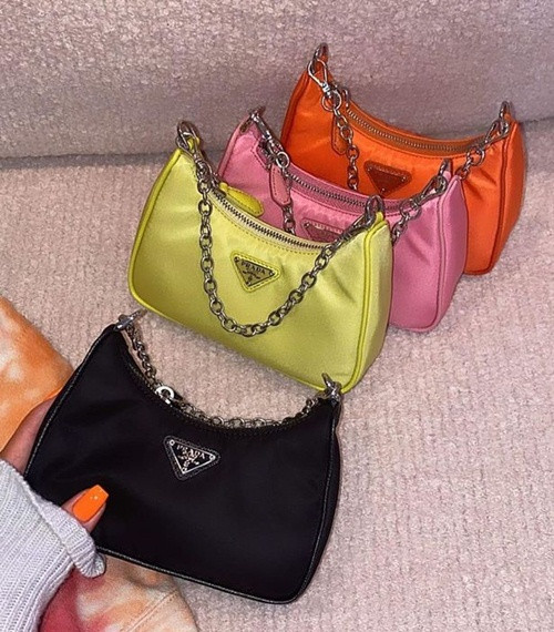 Một kiểu túi với 4 chiếc khác màu nhau mà Kylie mua cho con gái. Con gái Stormi của Kylie Jenner đâu chỉ có ba lô Hermès, còn có cả tủ đồ hiệu tiền tỷ này ảnh 2