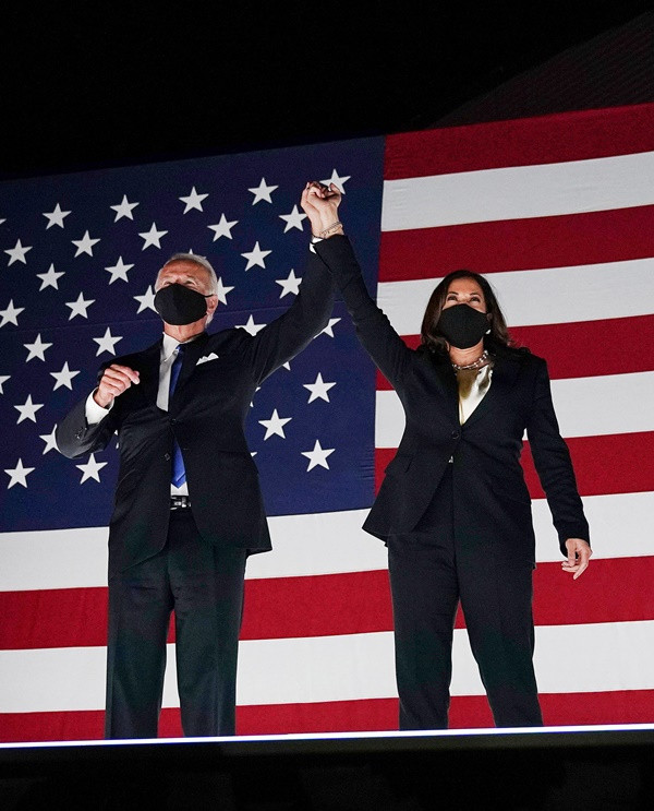 Ông Biden và bà Harris đã sát cánh bên nhau suốt một thời gian dài. Ảnh: Olivier Douliery/ AFP/ Getty Images. Vượt qua Tổng thống Trump, ông Joe Biden và bà Kamala Harris trở thành “Nhân vật của năm” ảnh 3