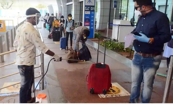 Mumbai là "điểm nóng" ở Ấn Độ và thường thì những người từ vùng này đến nơi khác sẽ phải cách ly. Chồng nhất quyết đòi ly hôn chỉ vì vợ yêu cầu phải cách ly do trở về từ vùng dịch ảnh 3